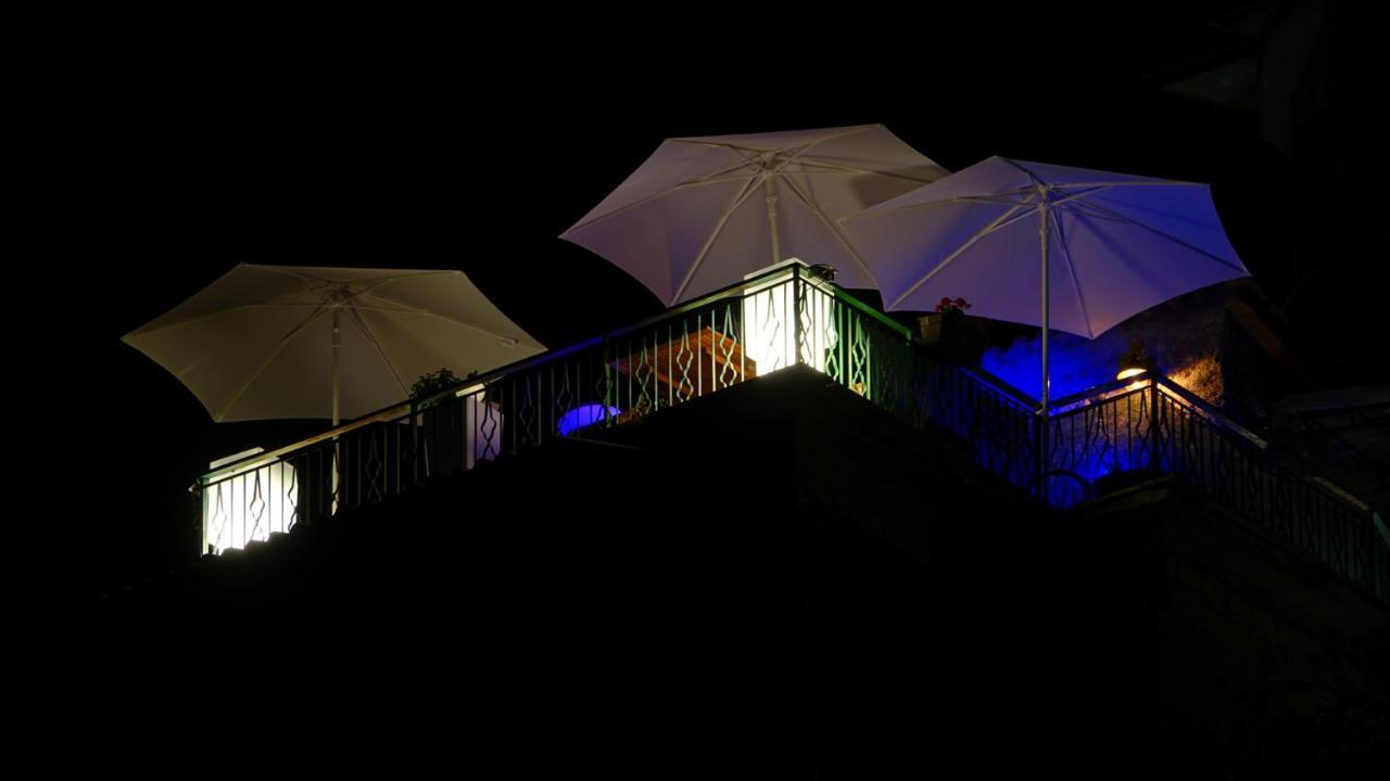 La Terrazza Sul Lago Turano Castel di Tora Luaran gambar