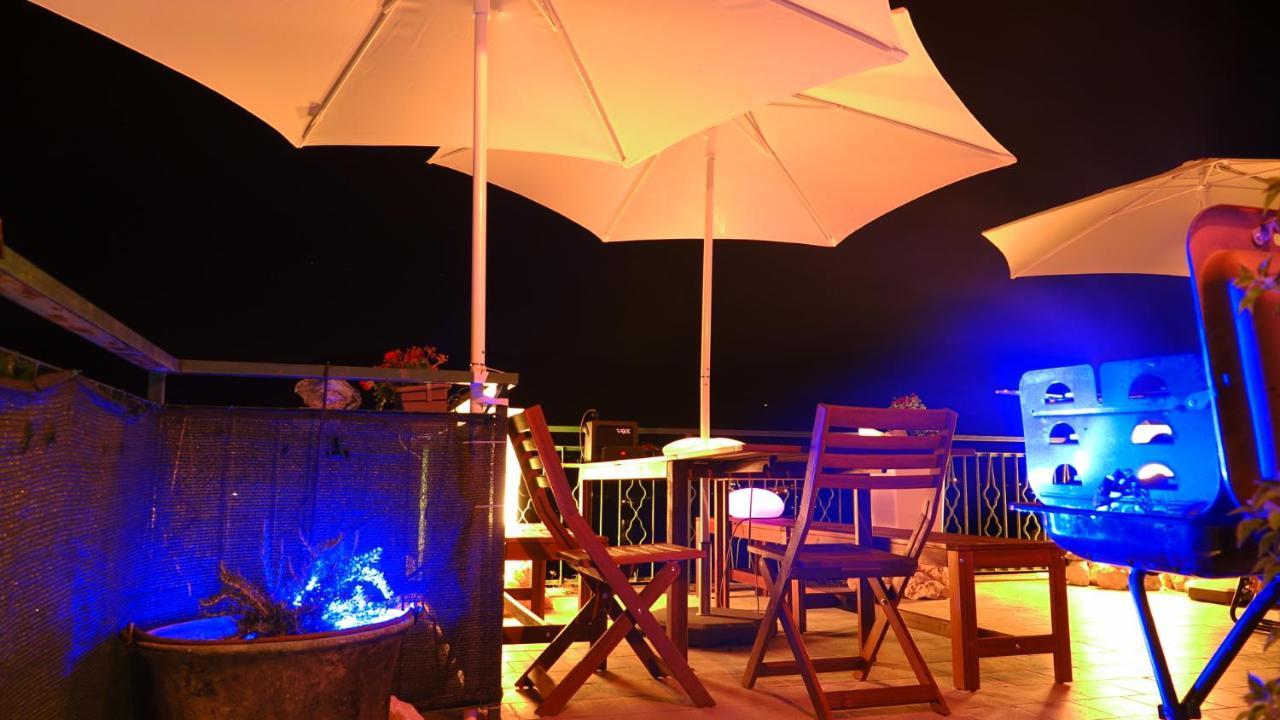La Terrazza Sul Lago Turano Castel di Tora Luaran gambar