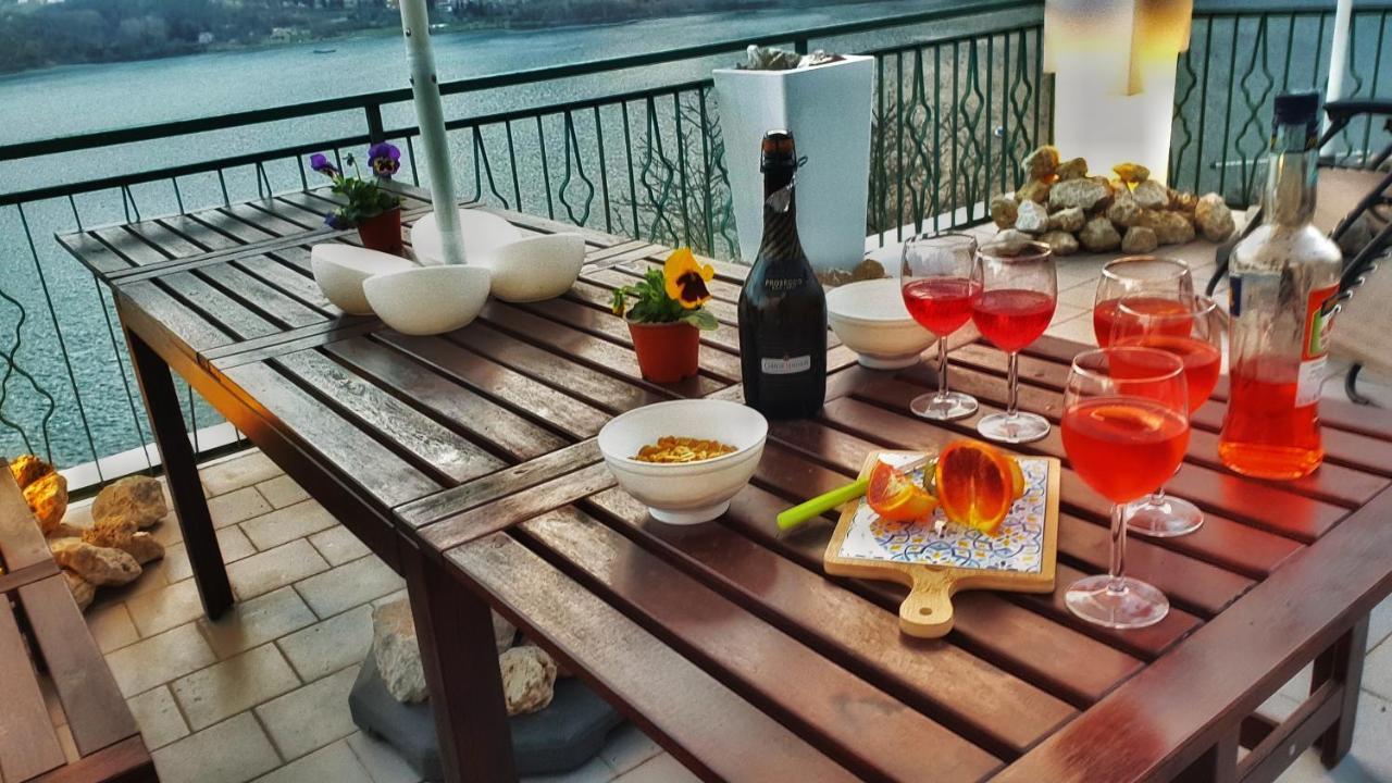 La Terrazza Sul Lago Turano Castel di Tora Luaran gambar