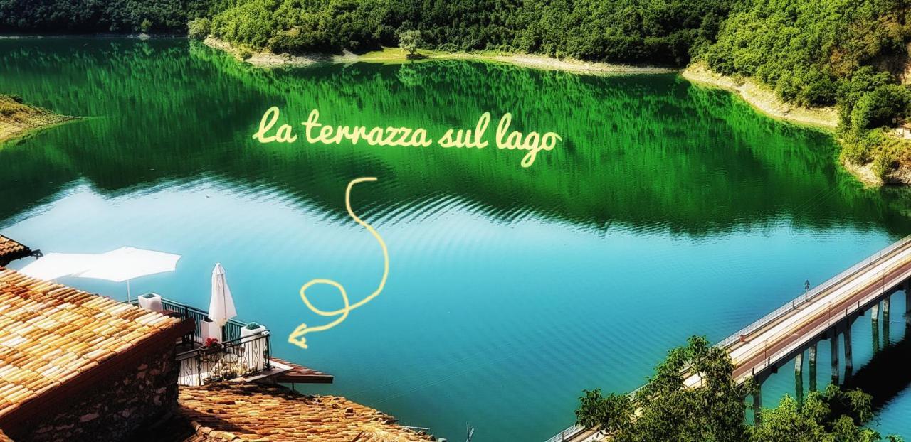 La Terrazza Sul Lago Turano Castel di Tora Luaran gambar